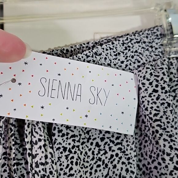 NWT Mini Skirt by Sienna Sky Black Gray Tiered Ruffles Lined, Size Large - Picture 2 of 7